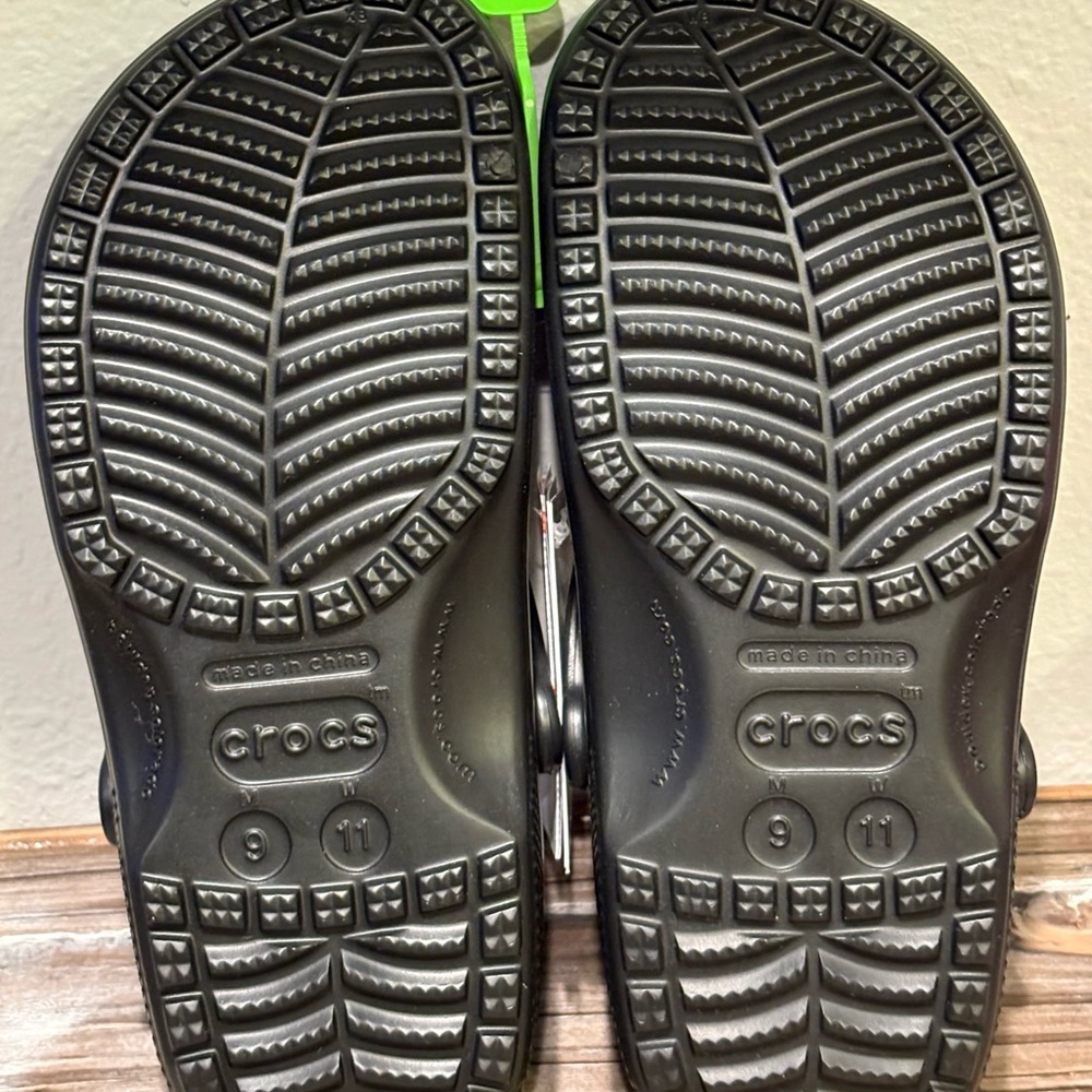 CROCS Classic Clogs, Unisex, Men’s 9/Womens 11, Black, BNWT - Picture 6 of 8